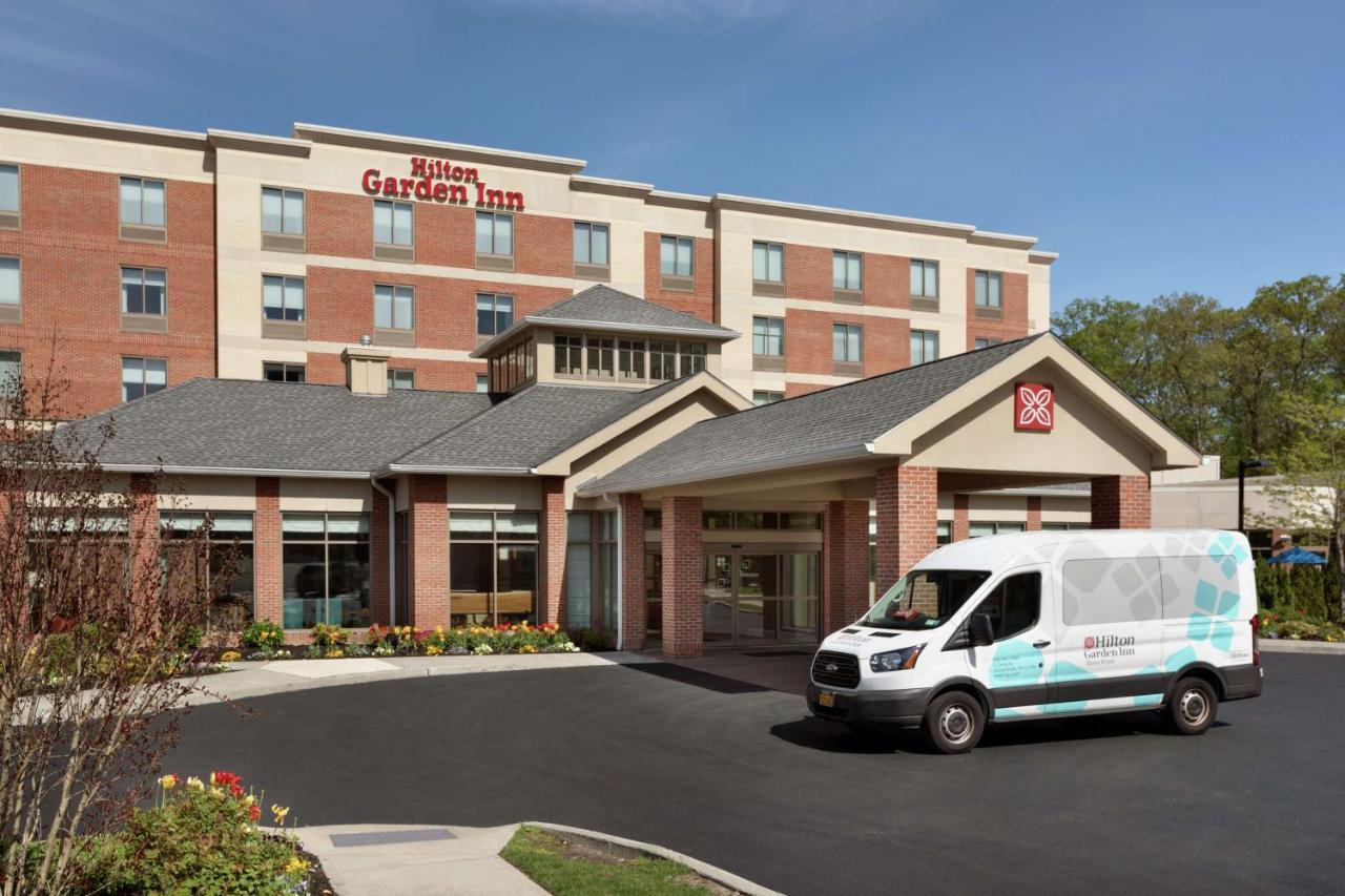 Hilton Garden Inn Stony Brook Bagian luar foto