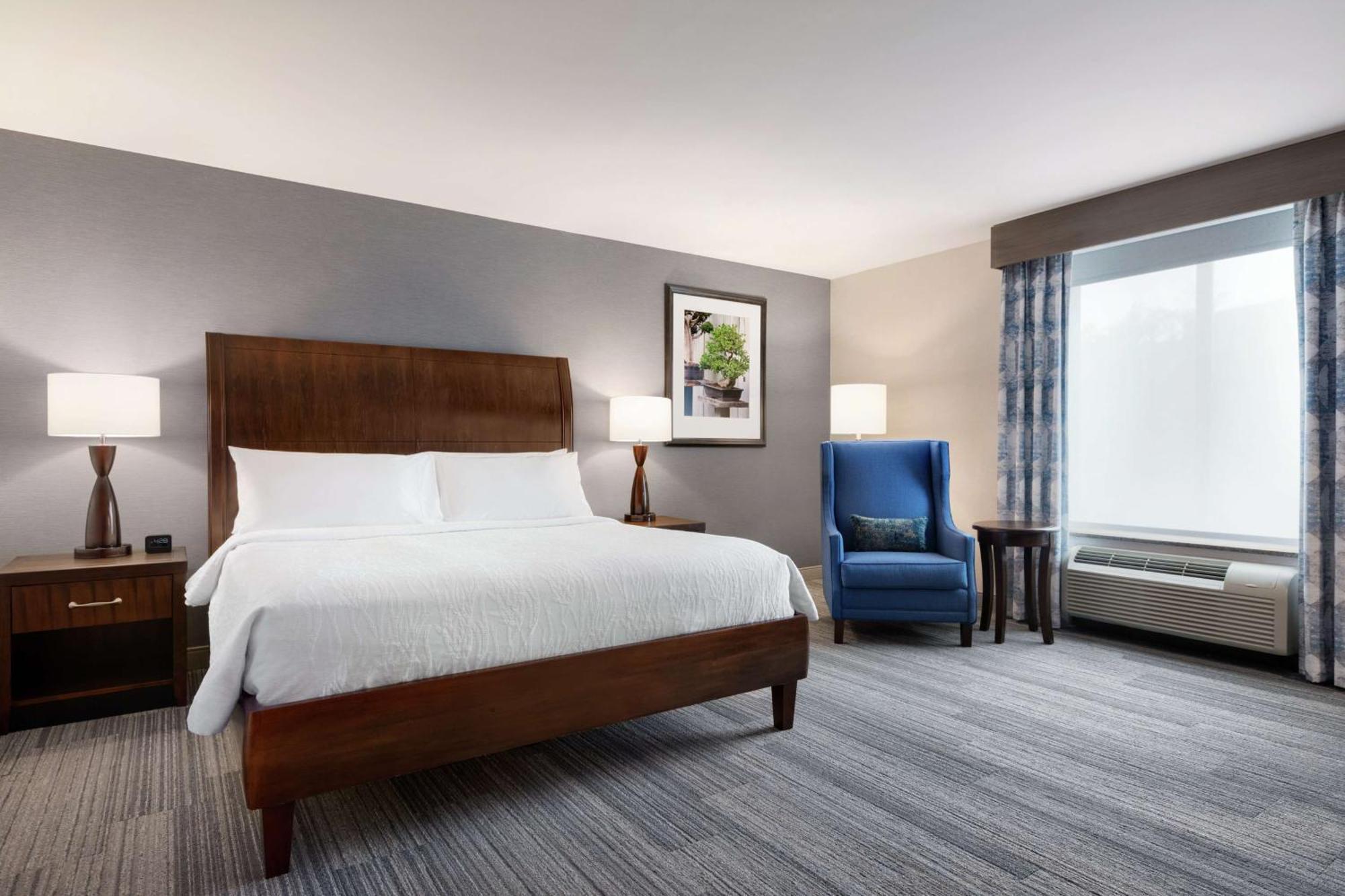Hilton Garden Inn Stony Brook Bagian luar foto