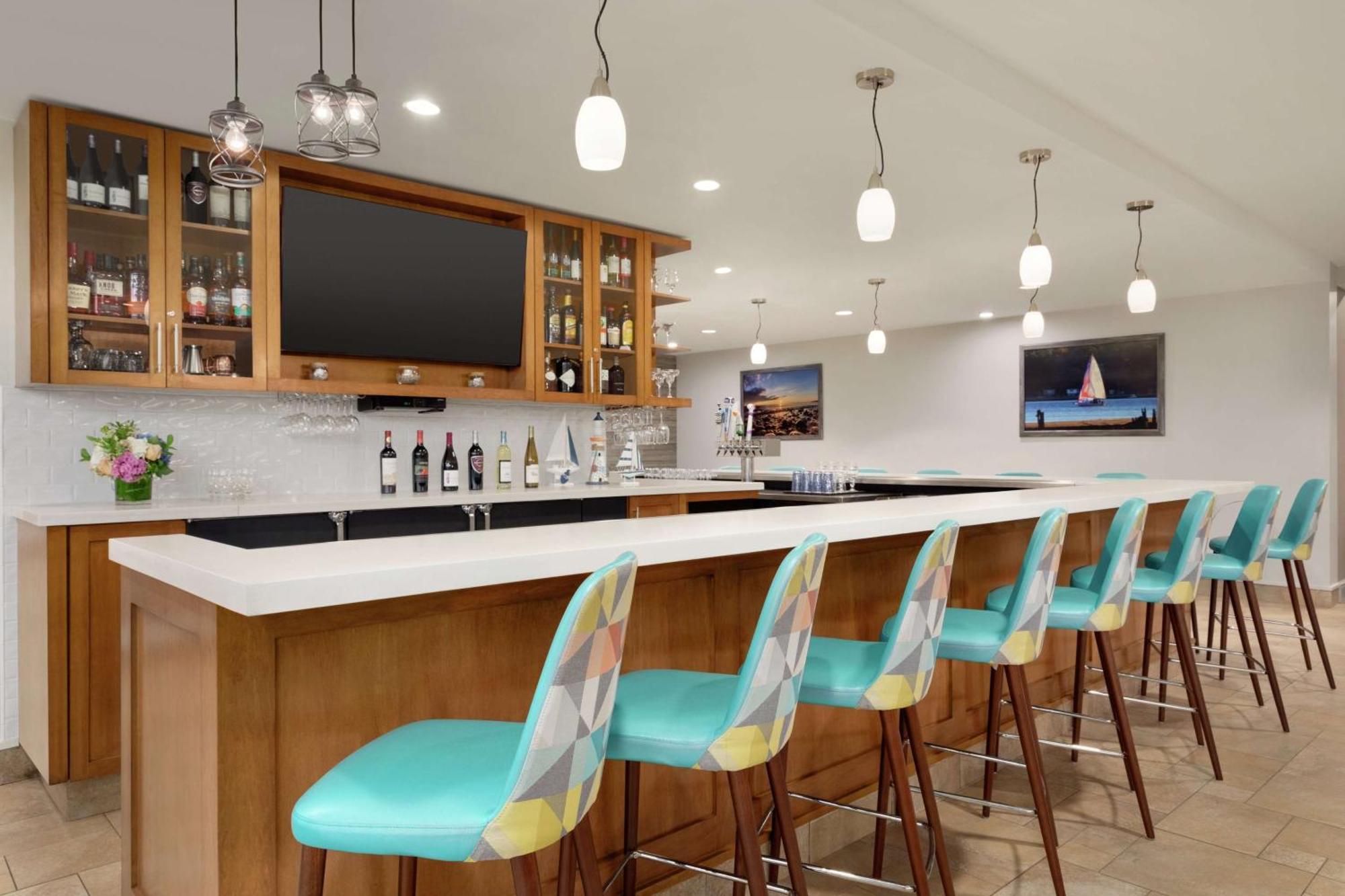 Hilton Garden Inn Stony Brook Bagian luar foto
