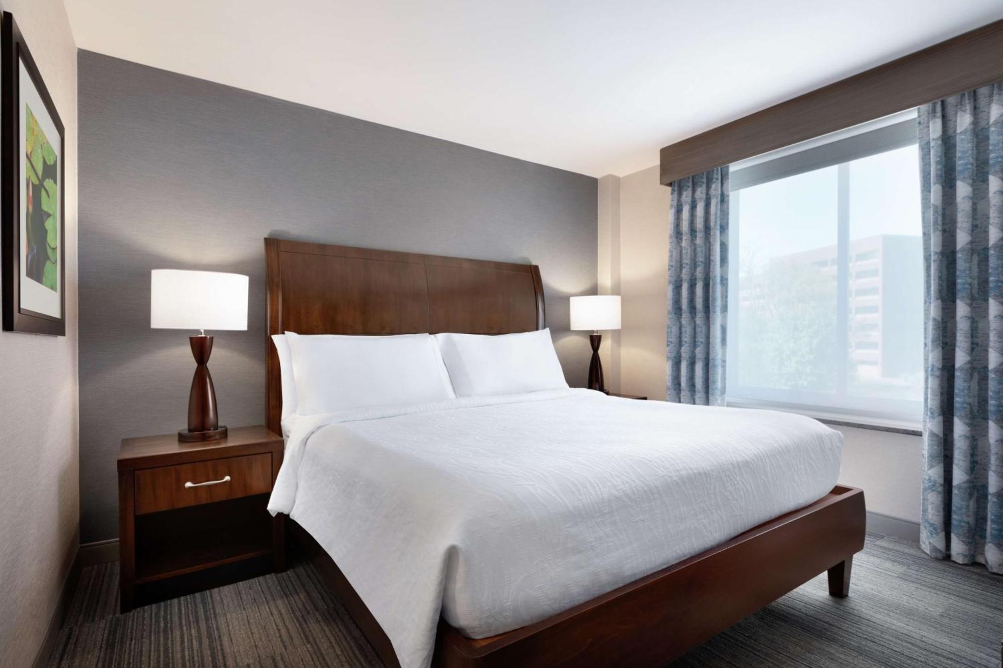 Hilton Garden Inn Stony Brook Bagian luar foto