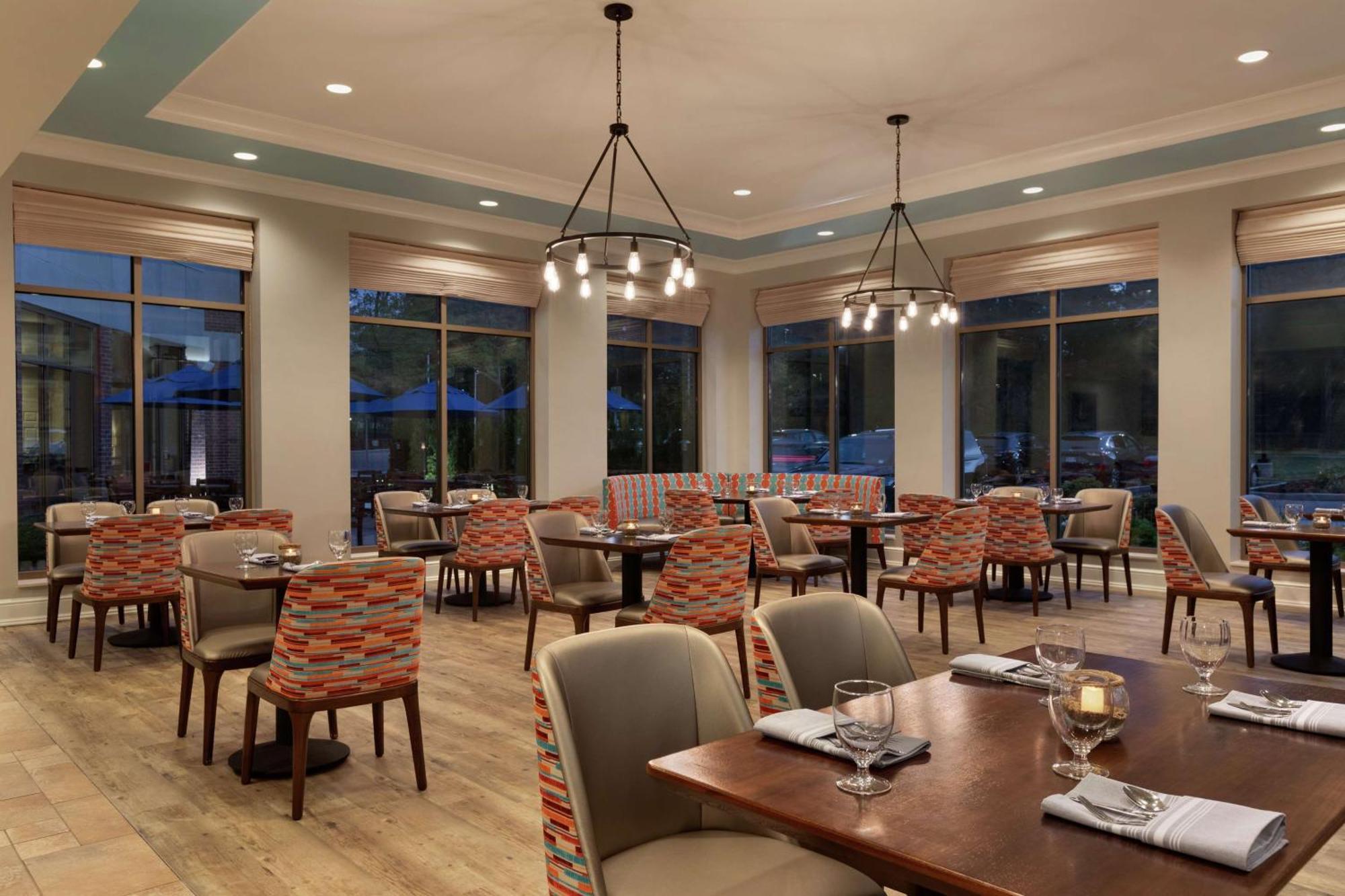 Hilton Garden Inn Stony Brook Bagian luar foto
