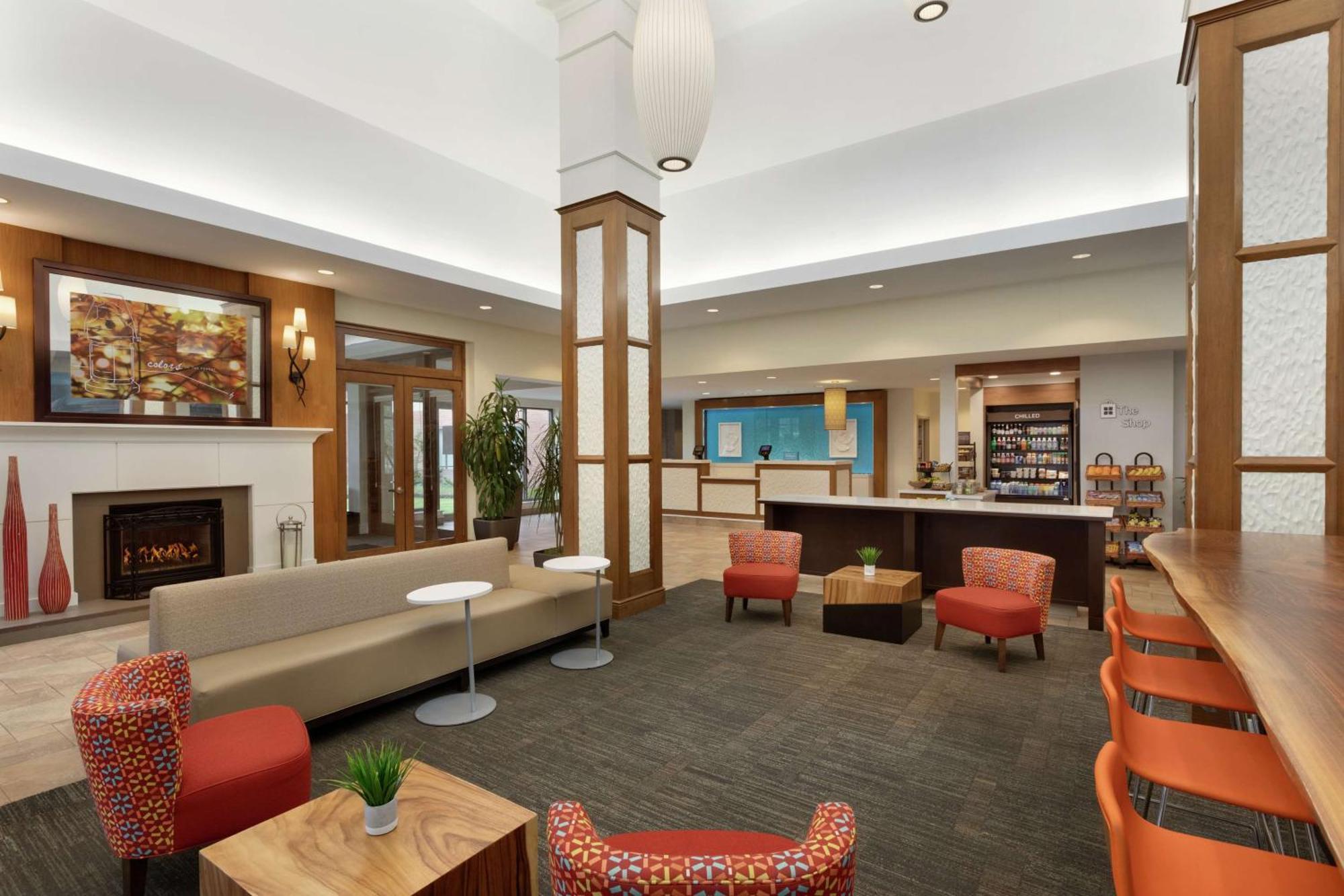 Hilton Garden Inn Stony Brook Bagian luar foto