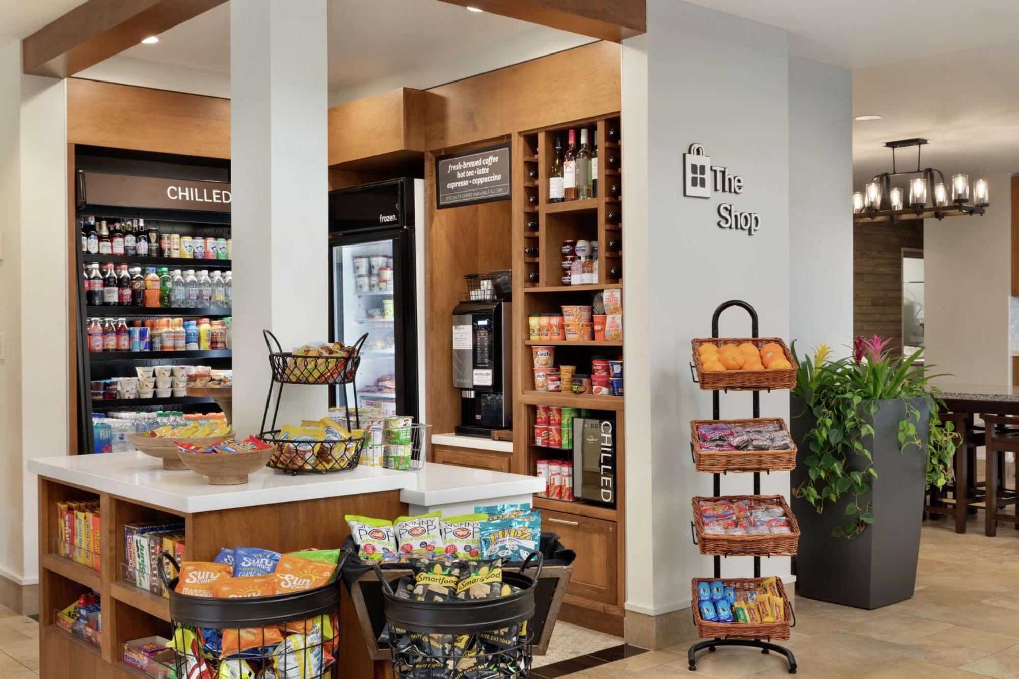 Hilton Garden Inn Stony Brook Bagian luar foto