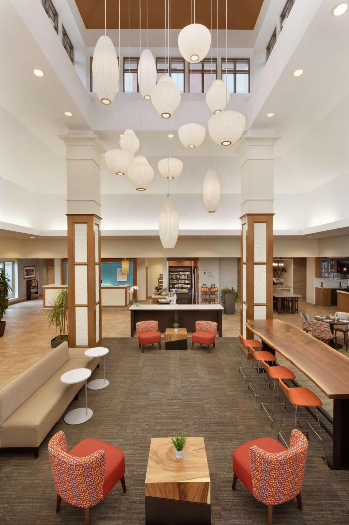 Hilton Garden Inn Stony Brook Bagian luar foto