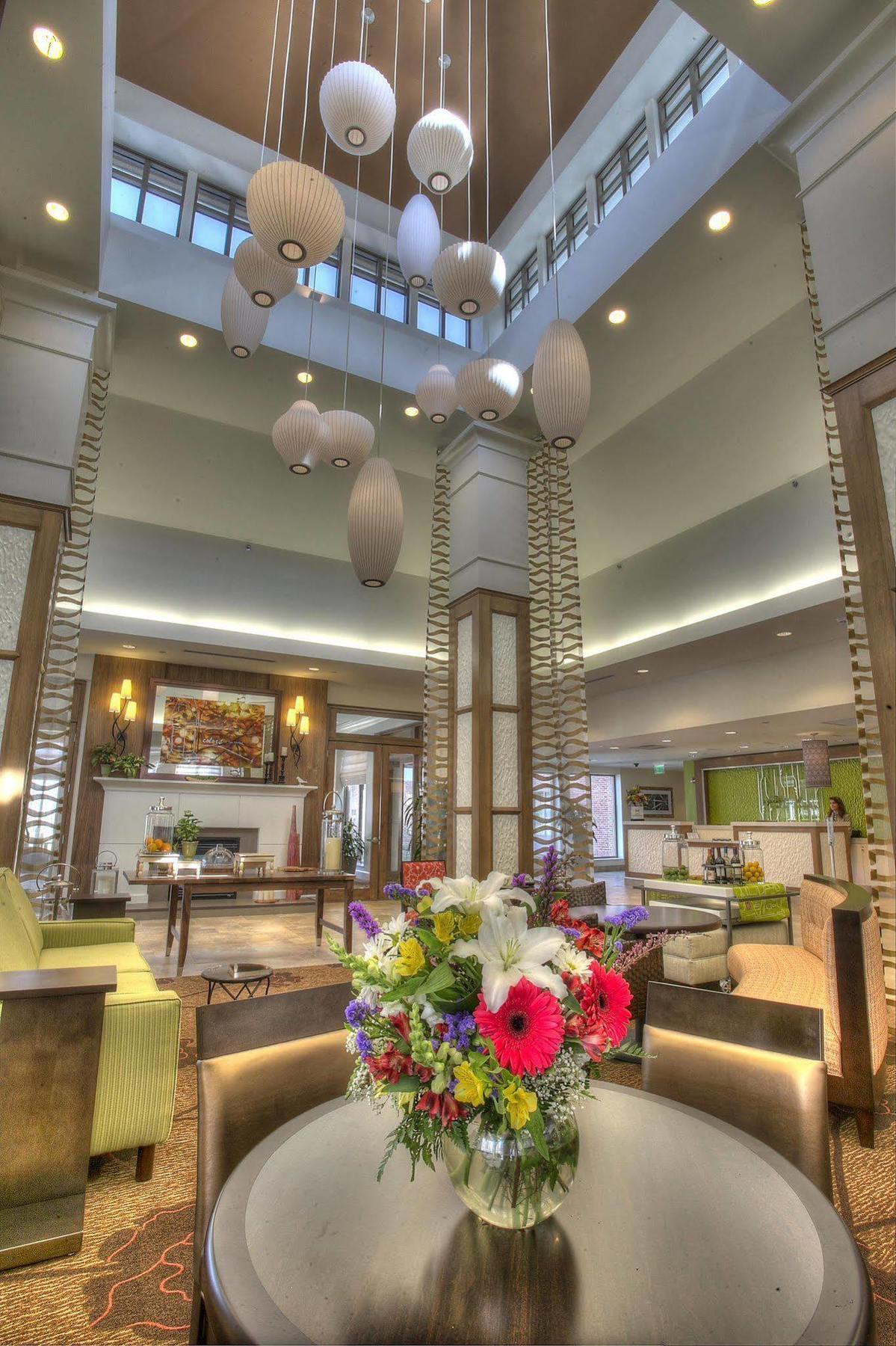 Hilton Garden Inn Stony Brook Bagian luar foto